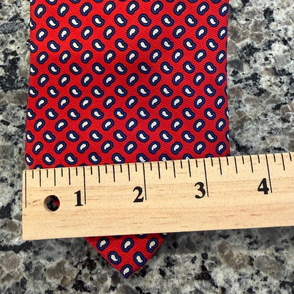 Brooks Brothers Makers Red Silk Micro Paisley Teardrop Tie Made in USA Mens